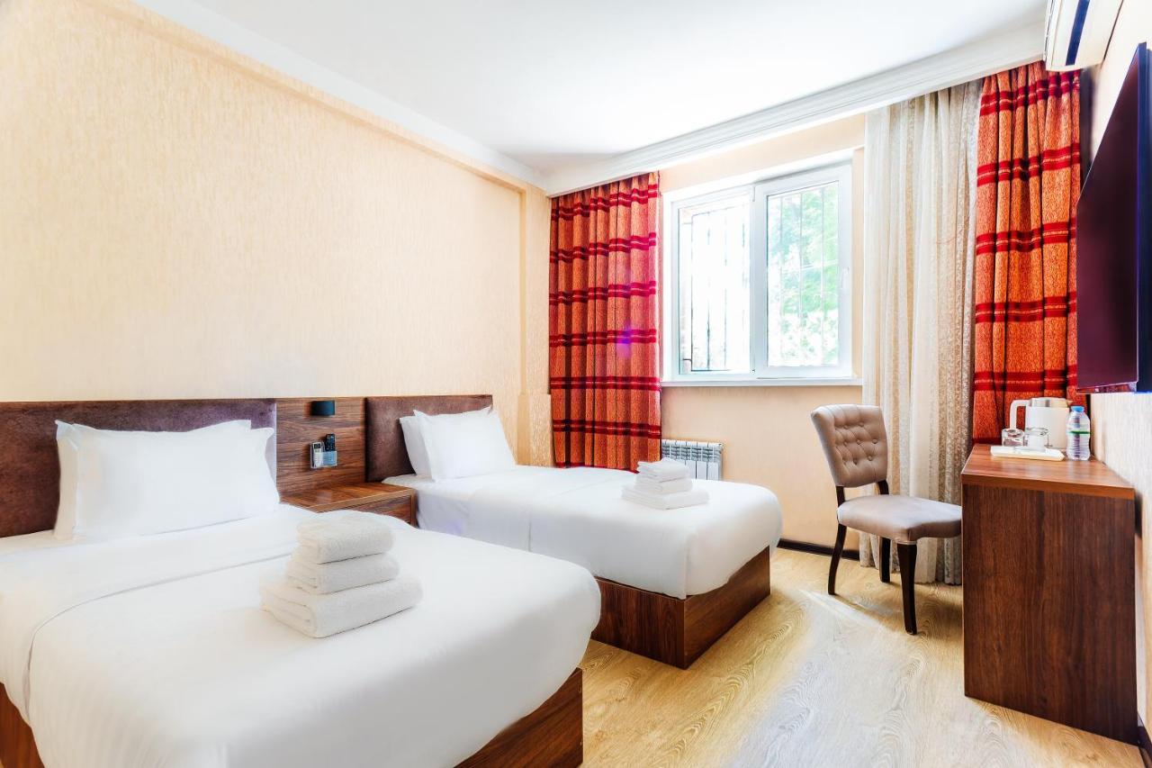 Central Asia Hotel Tasjkent Eksteriør billede
