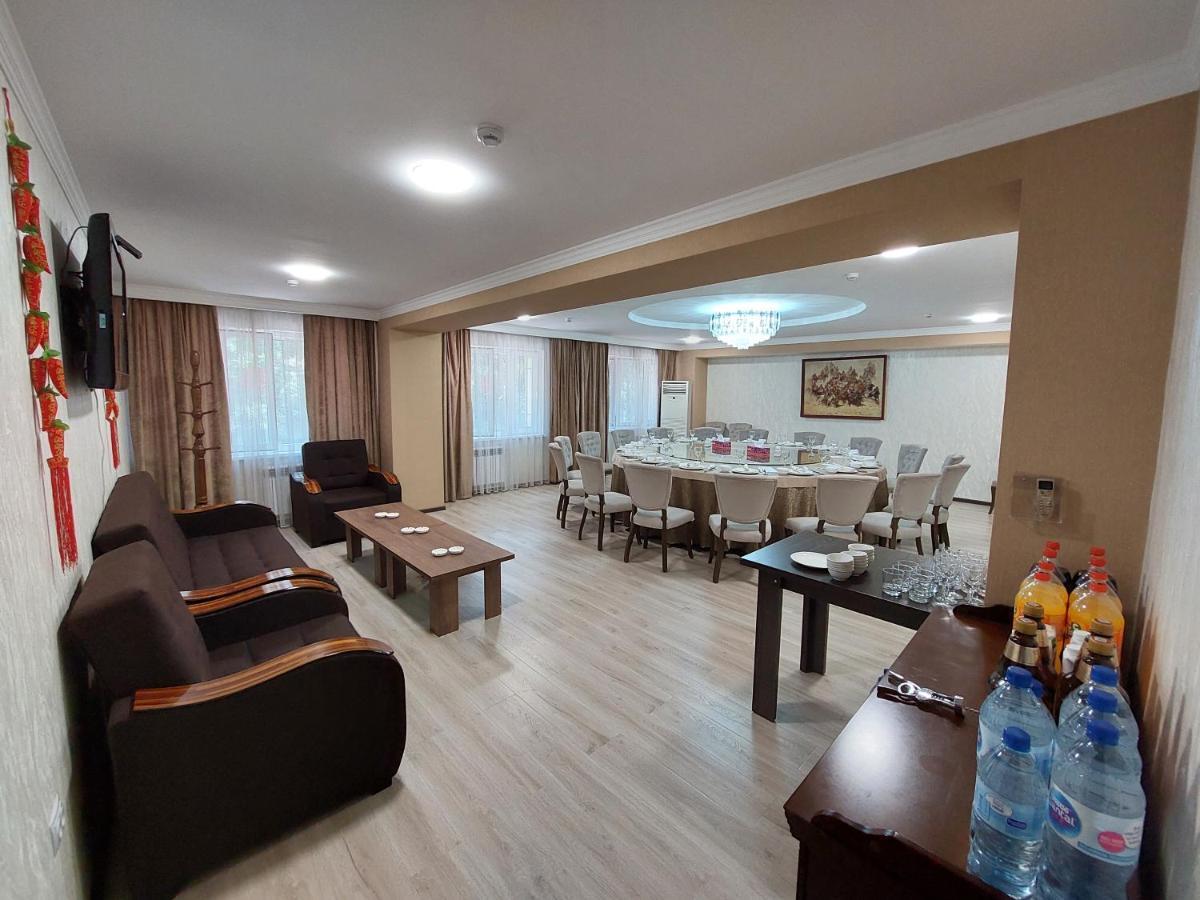 Central Asia Hotel Tasjkent Eksteriør billede